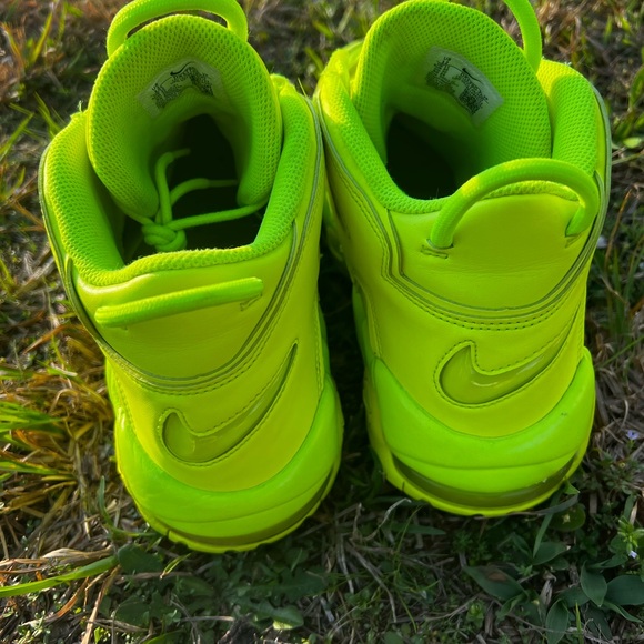 CLEAN Nike size 12 Air More Uptempo Volt 2022 Green shoes - Picture 9 of 13
